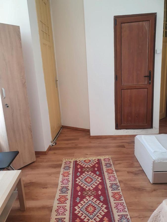 Cazare - Accommodation Bukarest Exterior foto