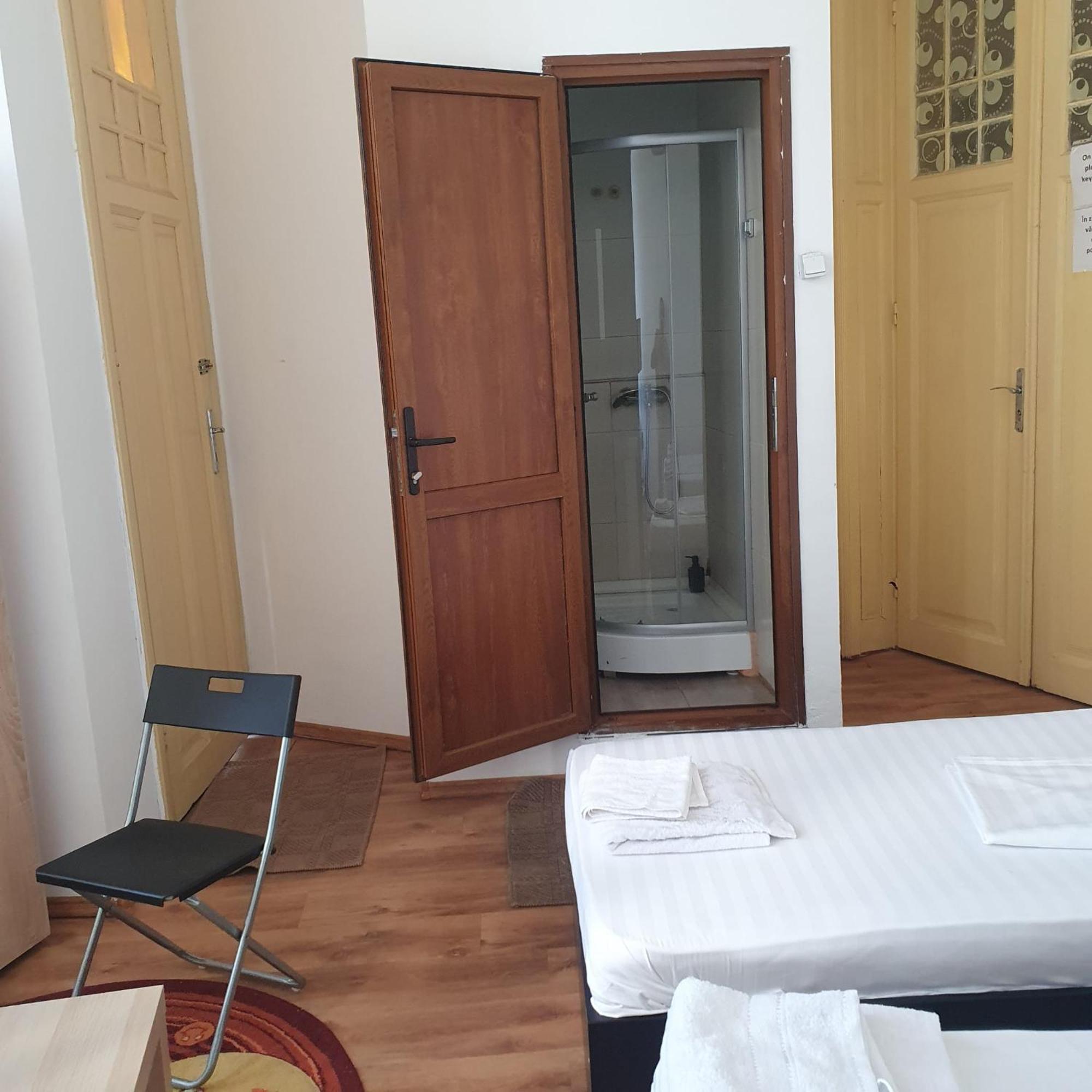 Cazare - Accommodation Bukarest Exterior foto